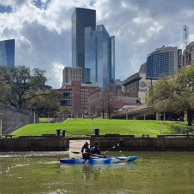 2-Hour Downtown Houston Skyline Paddleboard and Kayak Rentals